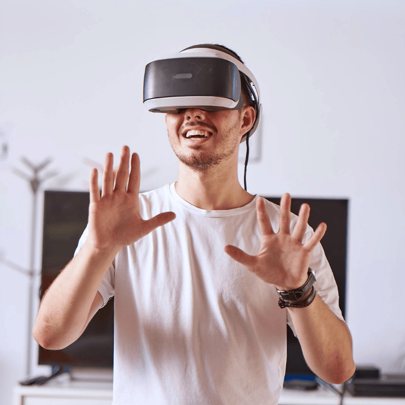 Man using VR glasses at the CREATEQ office